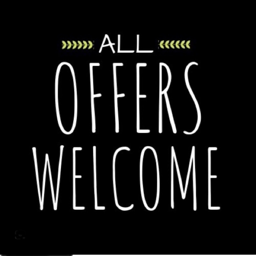 Graphic Tee with 'All Offers Welcome' Print
